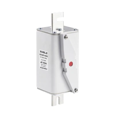 ¿Cuál es la capacidad de protección contra sobretensiones de conmutación de un fusible de almacen...